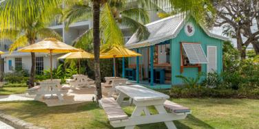 De Rom Shope Cafe outside view, Barbados